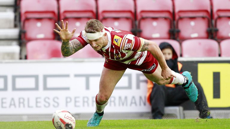 Dom Manfredi scored a contentious second half try for Wigan