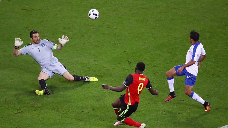 Belgium 0 - 2 Italy - Match Report & Highlights