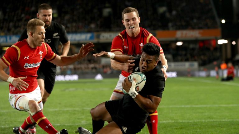 Julian Savea (R) has been dropped by the All Blacks for the second test