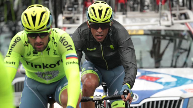 Alberto Contador lost time after crashing for the second day in succession