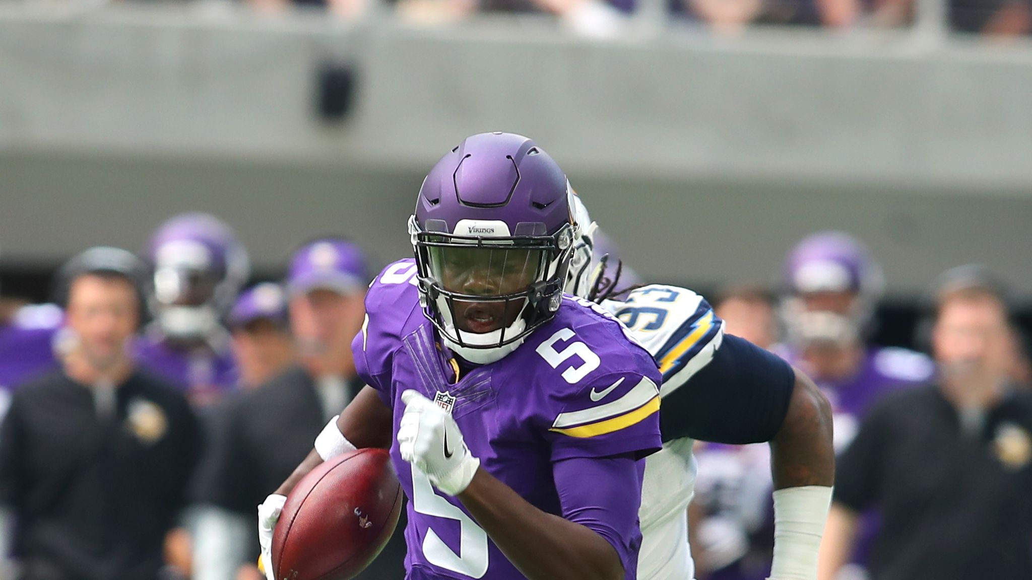 CBS Sports Analyst Predicts Narrow Victory for Vikings over Chargers in  Week 3 - BVM Sports