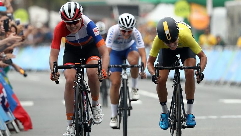 Van der Breggen beat Johansson by the length of a bike