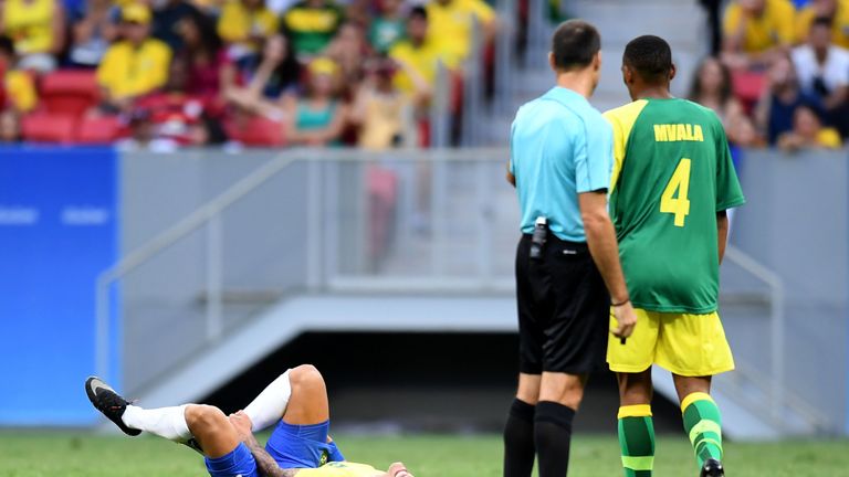 Neymar takes a tumble in Brasilia 