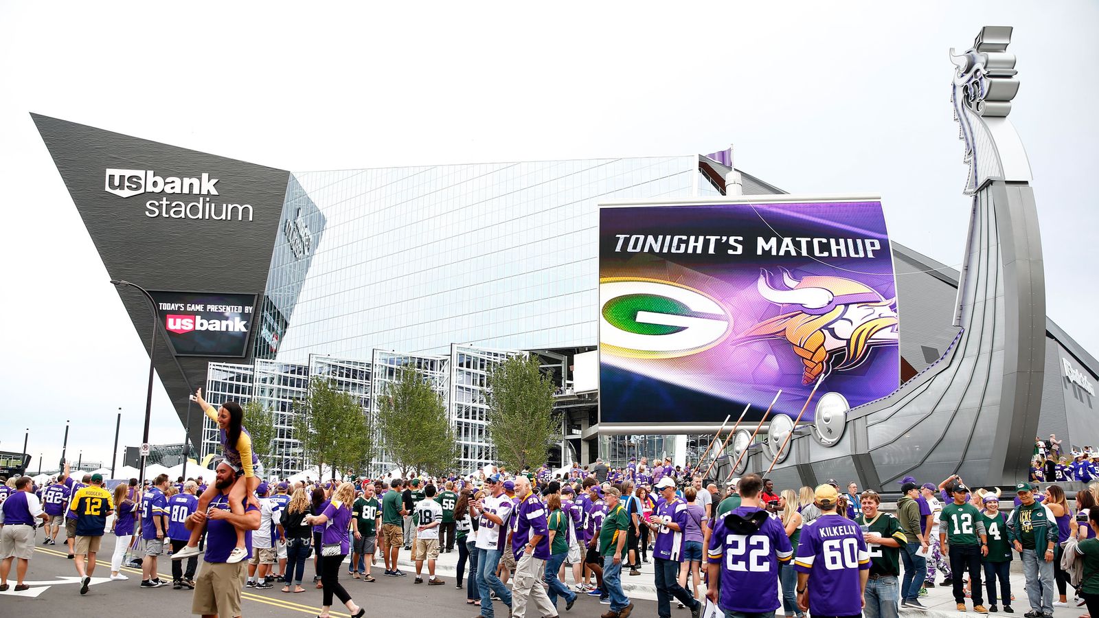 Minnesota Vikings vs. Green Bay Packers Tickets Sun, Dec 31, 2023 7:20 pm  at US Bank Stadium in Minneapolis, MN