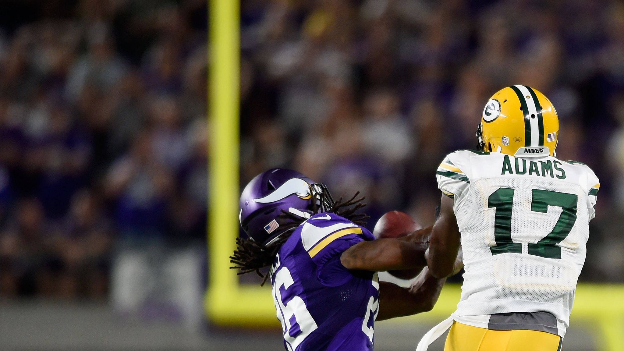 Vikings get big game from Sam Bradford to beat Packers 17-14