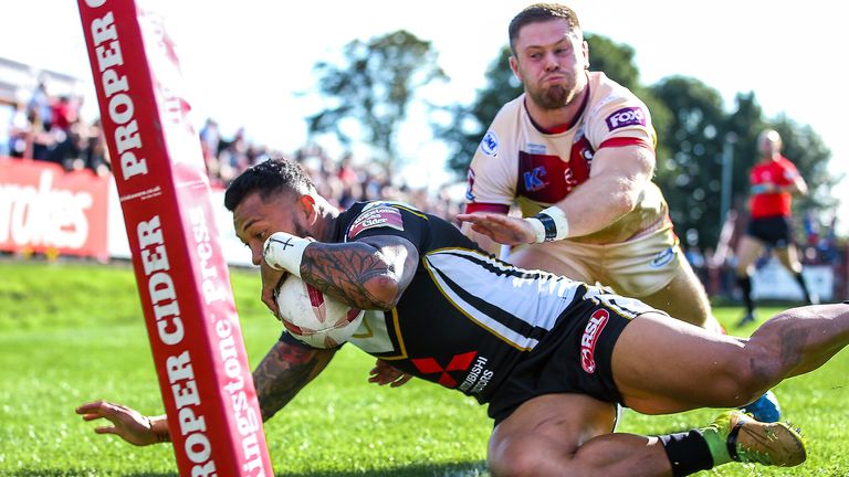 Salford's Sa'u goes over for the try