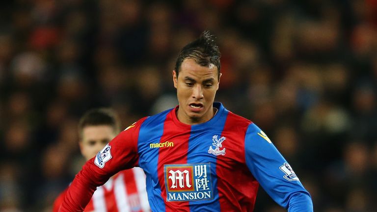 Marouane Chamakh is looking to stay in the Premier League