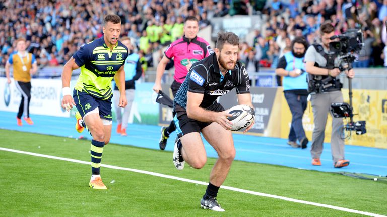 Seymour goes over for Glasgow's first try