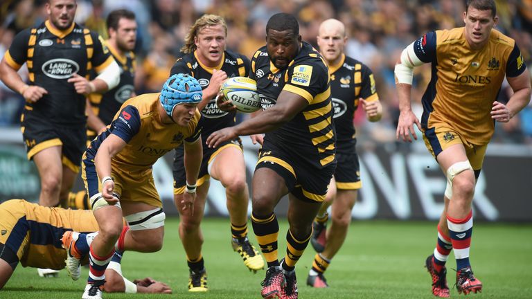 Simon McIntyre on the charge for Wasps 