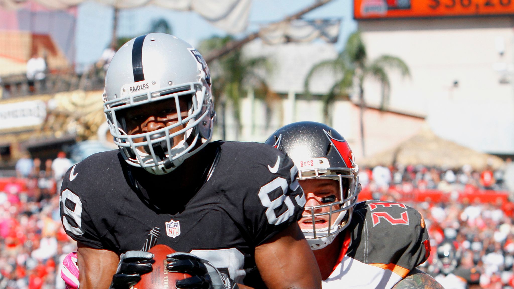 Mychal Rivera catches game-winning touchdown in Raiders win over Broncos