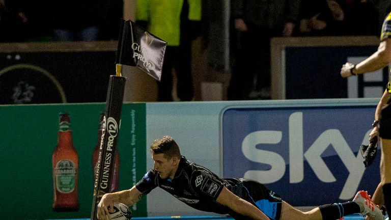  Mark Bennett at full stretch for his try