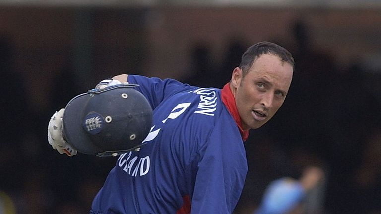 Nasser Hussain reminds the watching media of his position in the batting order in the 2002 NatWest Final against India