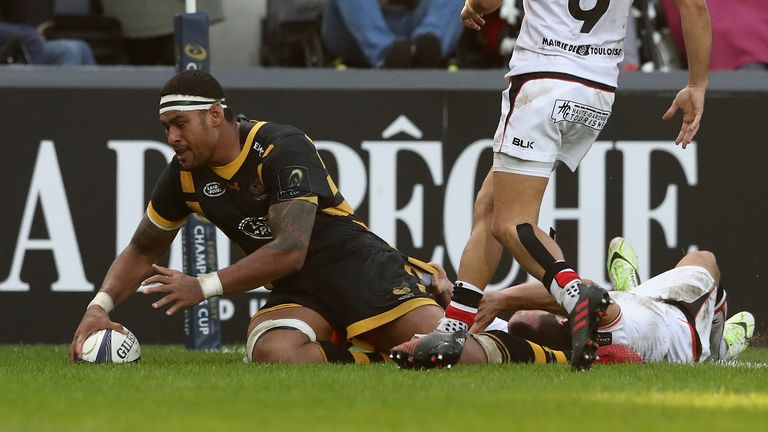 Nathan Hughes crosses for a last-gasp try to salvage a draw for Wasps