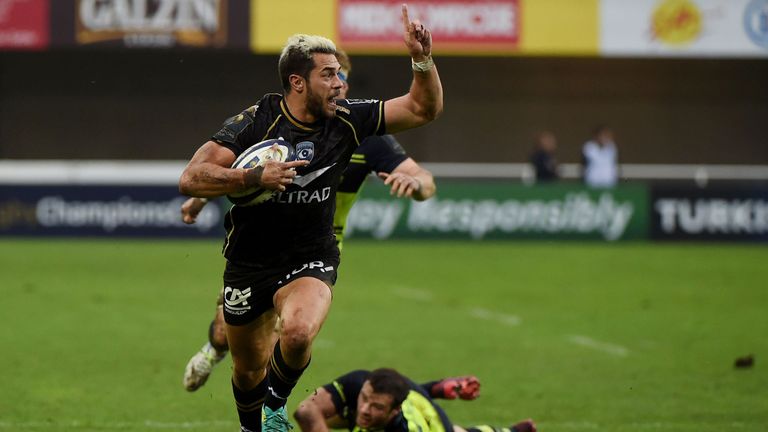 Montpellier's French centre Vincent Martin races over to score for the home side