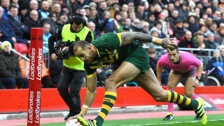 Blake Ferguson (C) scores Australia's first try