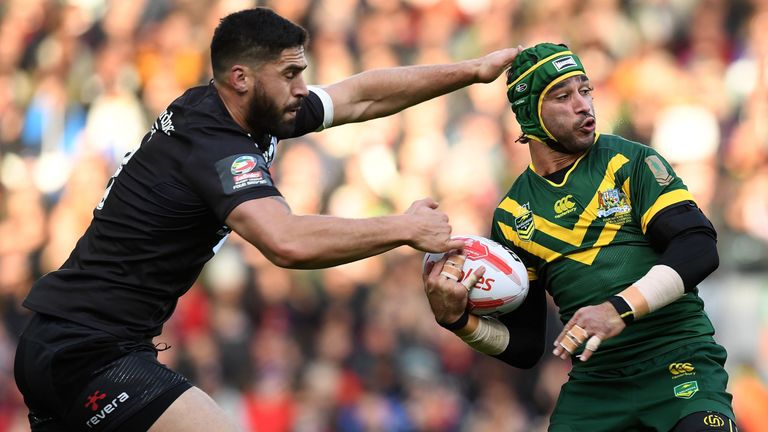 Thurston looks to evade Jesse Bromwich