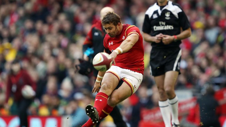 Leigh Halfpenny kicked Wales' only points of the first half