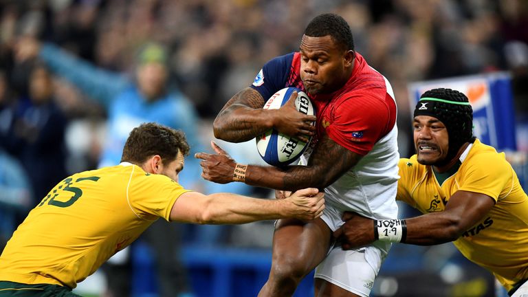 Virimi Vakatawa attacks for France