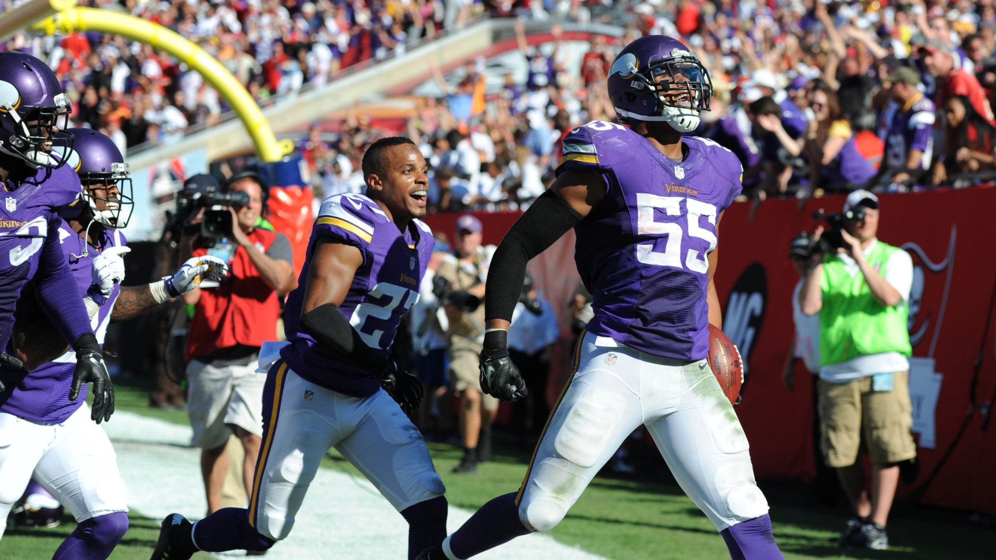 Anthony Barr signs with Dallas Cowboys to boost linebacker corps