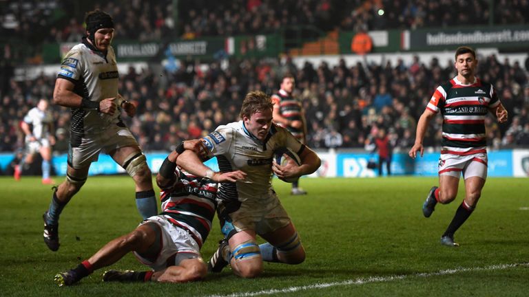 Jonny Gray's try secured the bonus point in the first half