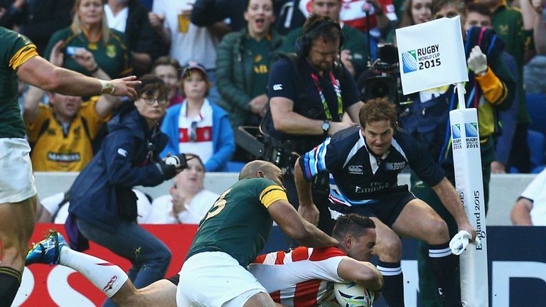Karne Hesketh scores Japan's highly dramatic, late winning try in their Pool B Test against the Boks