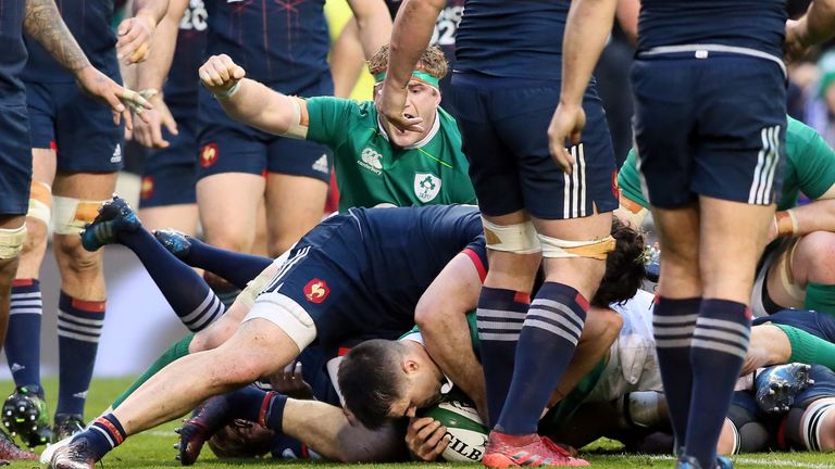 Conor Murray dots down for the game's only try