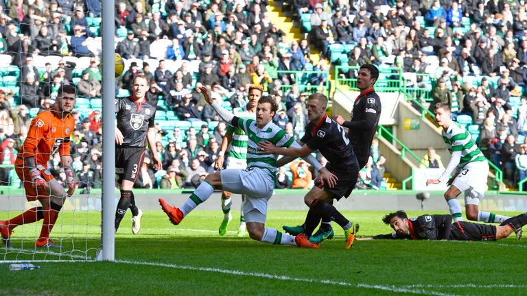 Mikael Lustig Gets A Deft Touch On A Patrick Roberts Cross To Equalise For Celtic Mikael Lustig Gets A Deft Touch On A Patrick Roberts Cross To Equalise For Celtic