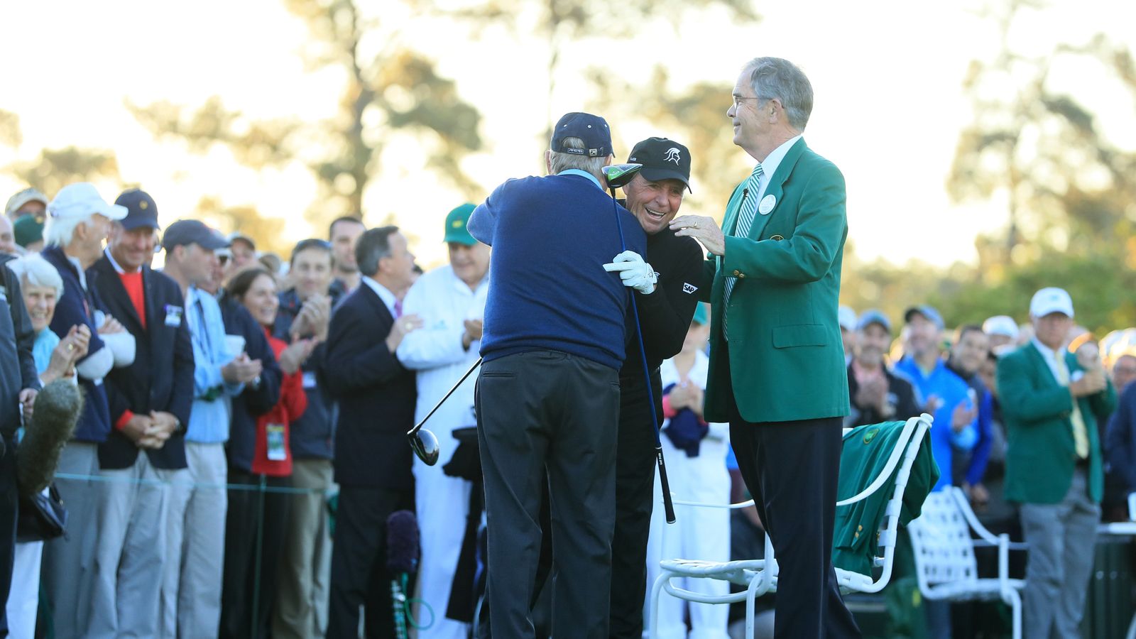 Emotional tributes to Arnold Palmer on the first tee at the Masters