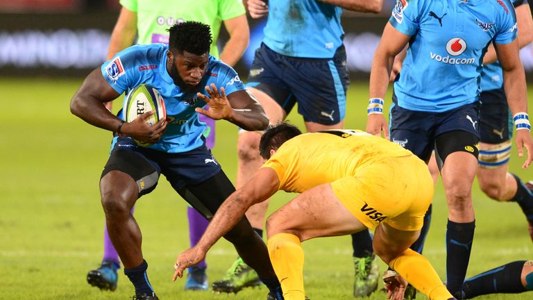 Bulls wing Jamba Ulengo makes a break against Jaguares at Loftus Versfeld 