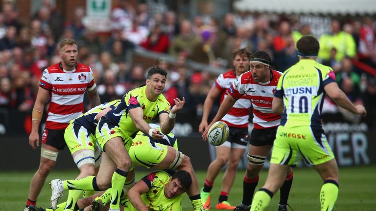 Mike Phillips releases the Sale Sharks backs
