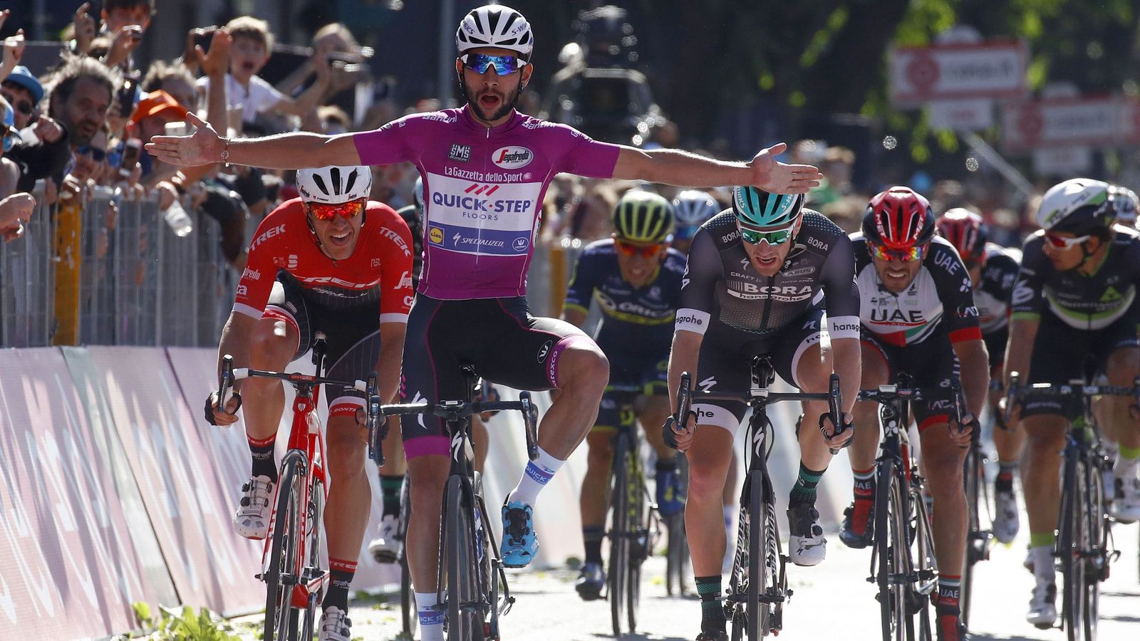 Fernando Gaviria claims fourth Giro d'Italia stage, Tom Dumoulin leads