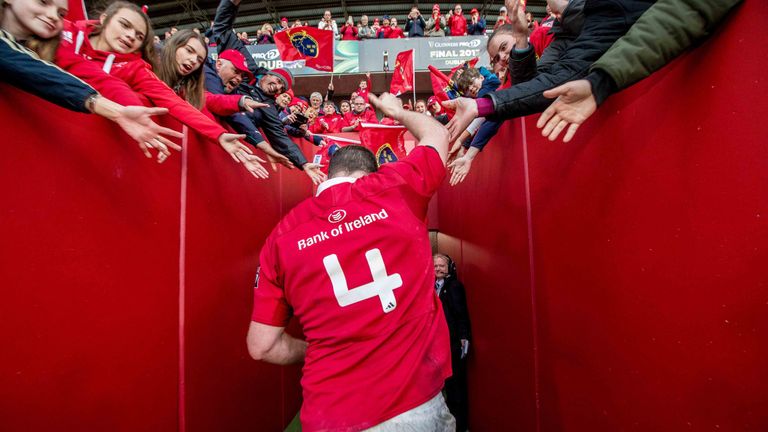 Donnacha Ryan waves goodbye to the crowd at Thomond Park