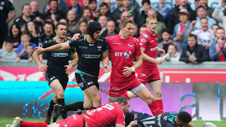 Ospreys' Keelan Giles scores his side's first try