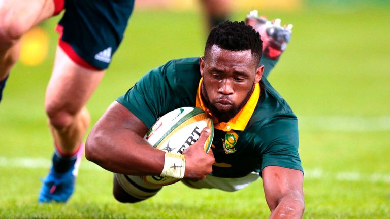 Siya Kolisi crosses for South Africa