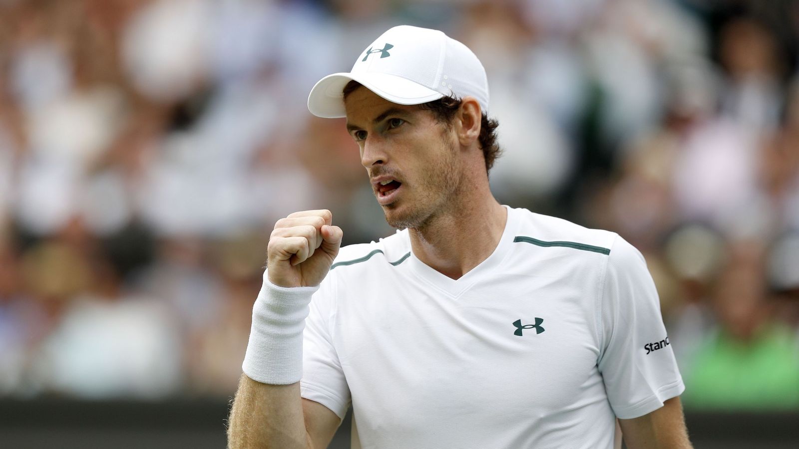 Andy Murray reaches quarterfinals to stay on course for third