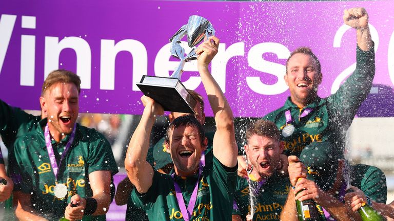 Nottinghamshire captain Chris Read lifts the 2017 Royal London One-Day Cup