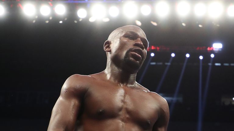 Floyd Mayweather plans to apply for a MMA licence later this year