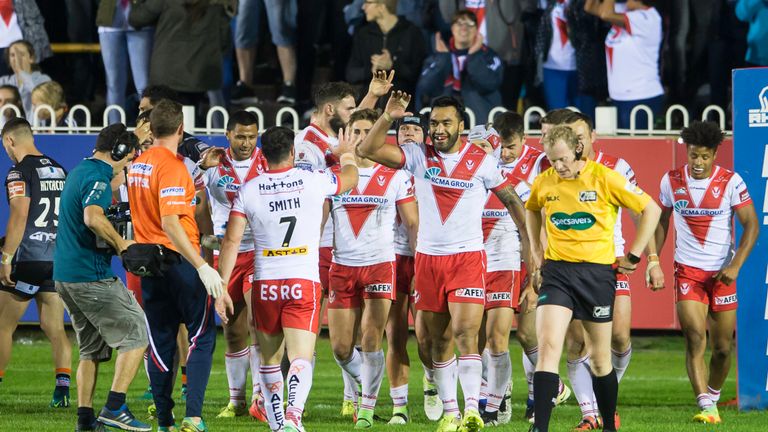 St Helens celebrate Jonny Lomax's try