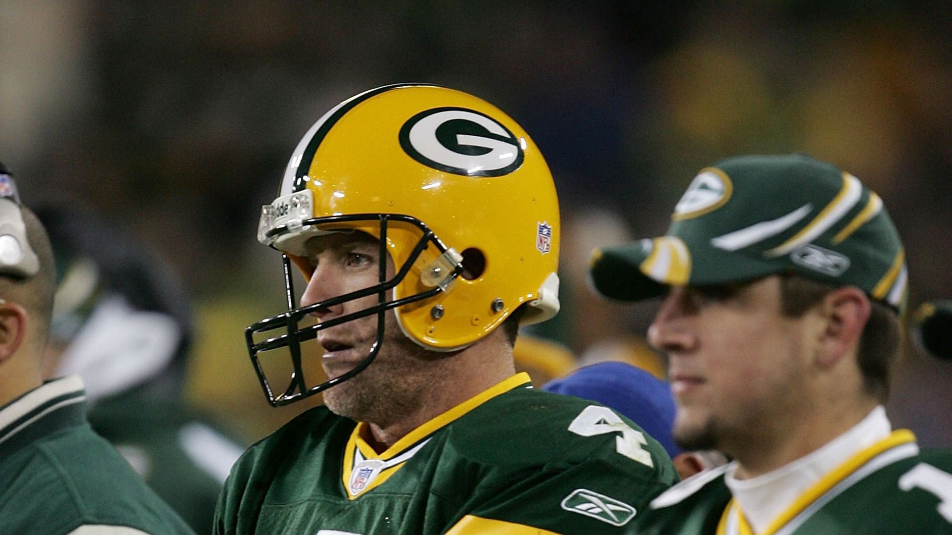 Former Packers quarterback Favre reveals Parkinson's diagnosis