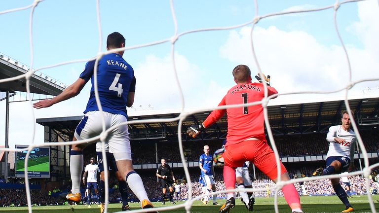 Everton will be hoping to recover from their 3-0 defeat to Tottenham on Saturday with a win in Europe