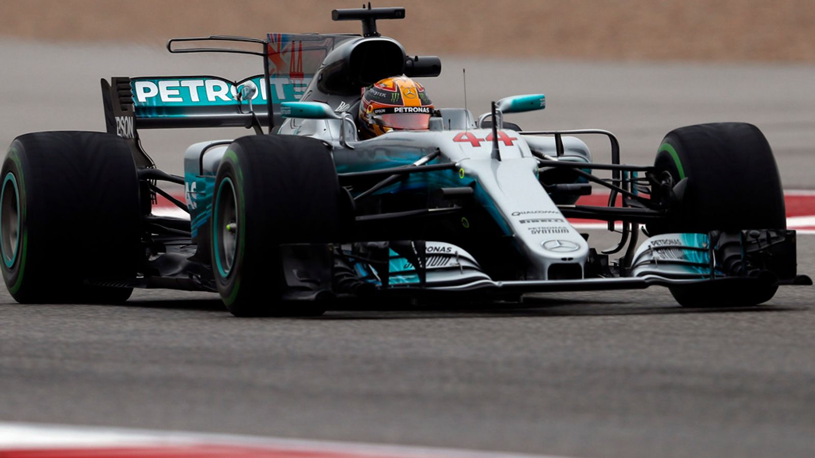 First F1 race in Austin – Hamilton beats Vettel to victory