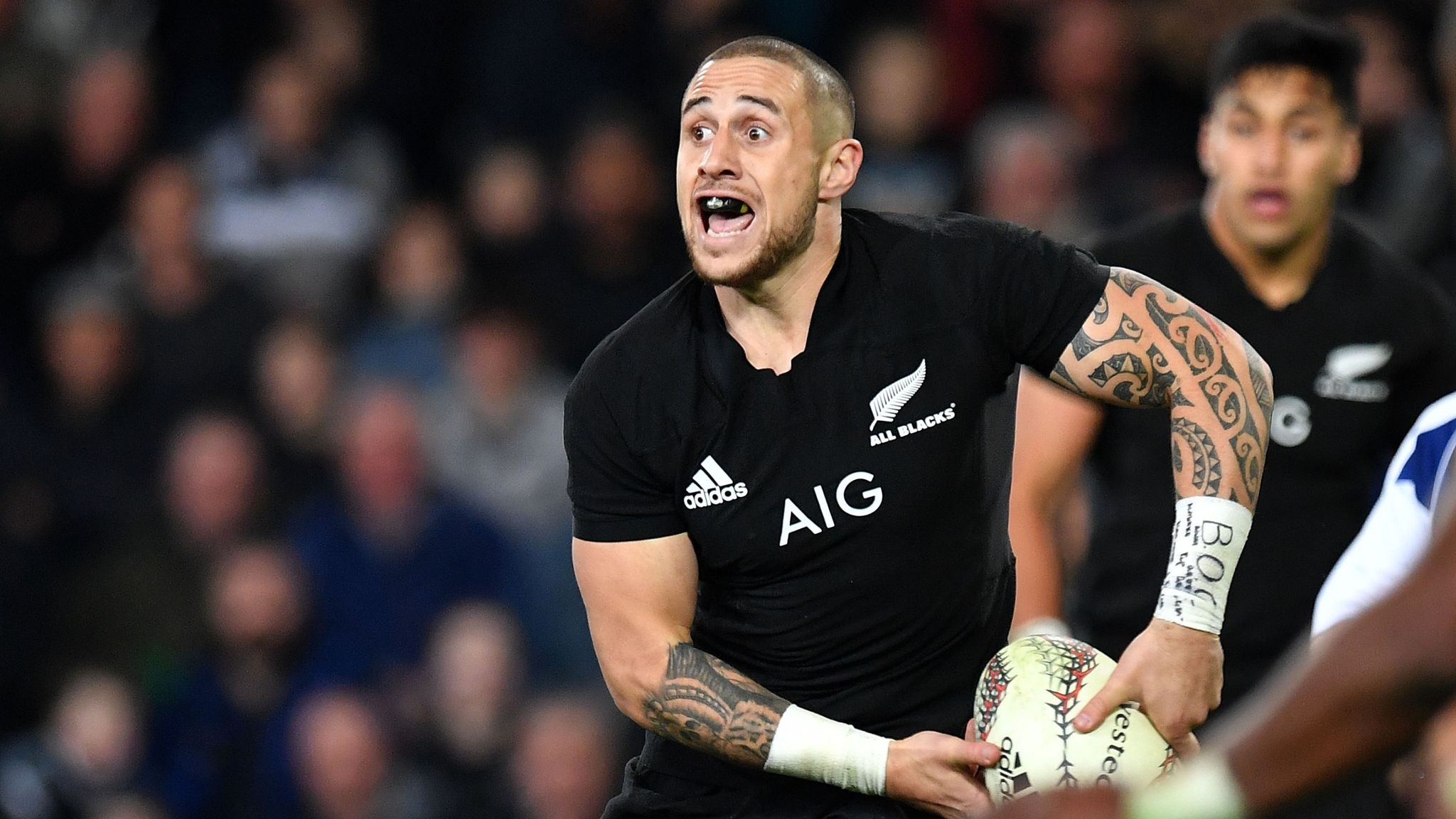 TJ Perenara boosts All Blacks by signing new deal | Rugby Union News | Sky  Sports