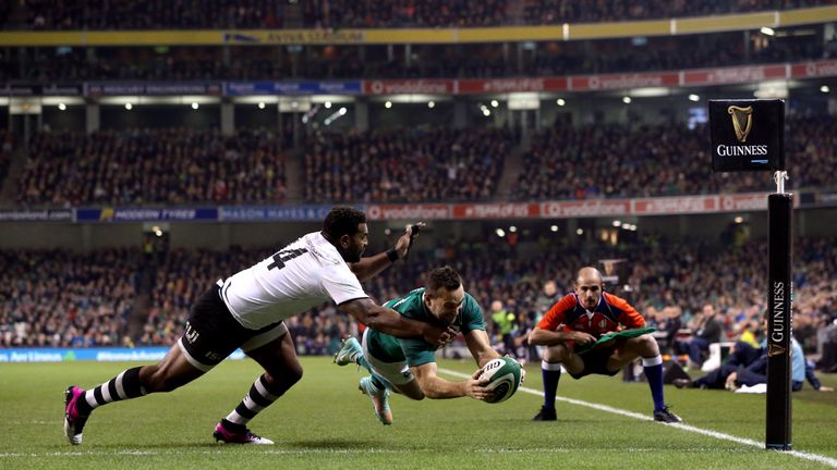 Dave Kearney goes over in the corner for a try