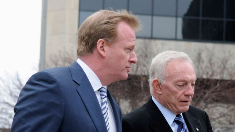 NFL commissioner Roger Goodell (L) and Dallas Cowboys owner Jerry Jones clashed repeatedly last season
