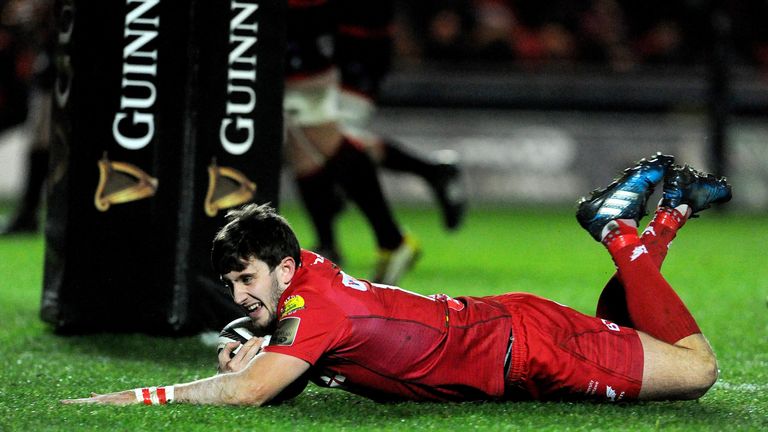 Fly-half Dan Jones was among the try scorers as Scarlets put seven past the Dragons 