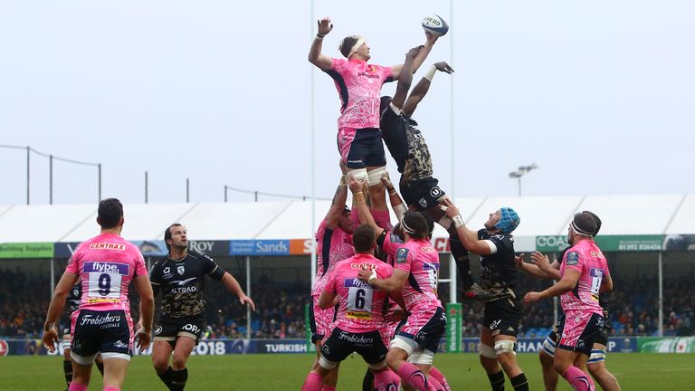 Exeter Chiefs win a line-out against Montpellier