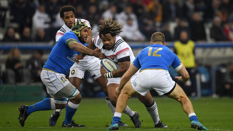 Mathieu Bastareaud on the attack for France against Italy