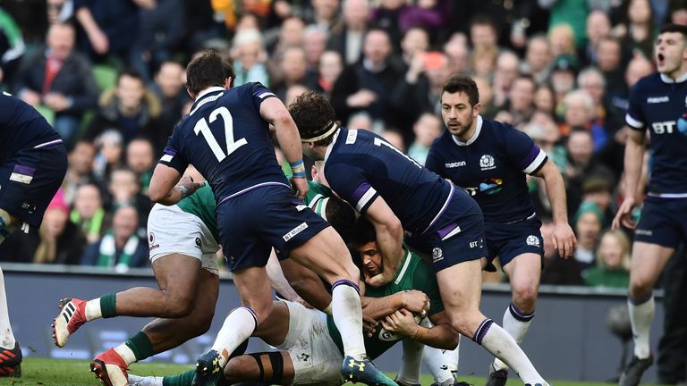 Murray scored a crucial try at the beginning of the second half to put Ireland in control 