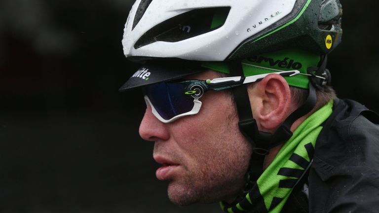 Mark Cavendish crashed head first in the Milan-San Remo