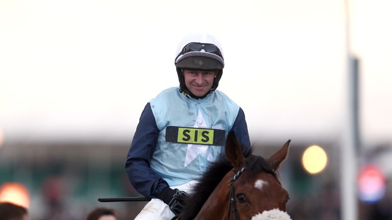 Noel McParlan celebrates winning with Missed Approach